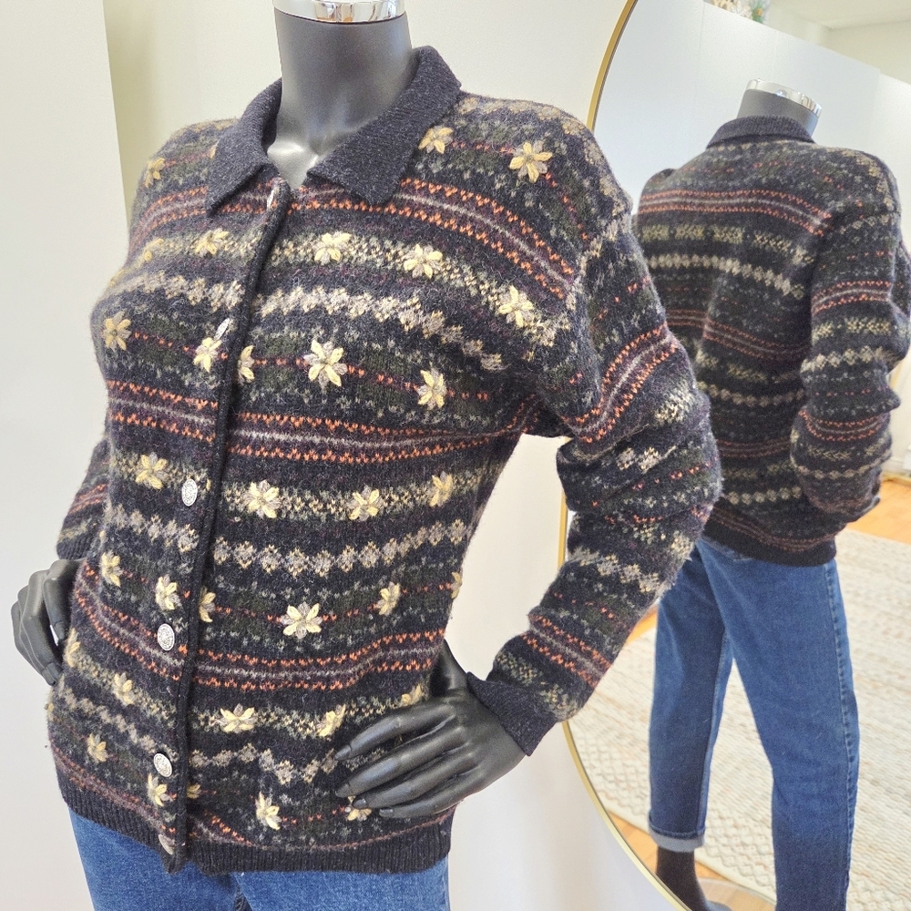Vintage TWIK Shetland Wool Cardigan – Floral Stripe Pattern – Hong Kong size M
